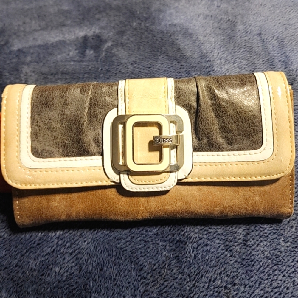 Guess wallet